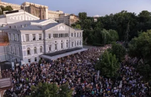 Promotores ucranianos dizem que o suspeito do escândalo de propina é o ex-ministro da Energia