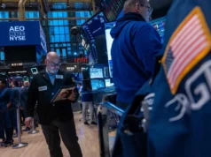 S&P 500 e Nasdaq caem devido a indicadores económicos e foco nos lucros