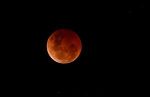 Lua de sangue nascendo na próxima semana, quando e onde ver o eclipse lunar na Austrália em 3 de março