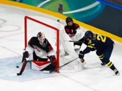 Hóquei no Gelo – O goleiro japonês Halloran faz estreia tardia e termina o jogo sem sofrer gol