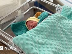 Confrontada com um desastre demográfico, a Ucrânia está a pagar soldados para congelarem o seu esperma