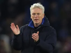 Moyes, do Everton, promete comemorar novamente após receber cartão amarelo por invasão exultante do campo