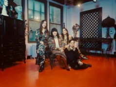 A estilista Anna Sui leva sua marca de moda para o futuro com sua sobrinha da Geração Z