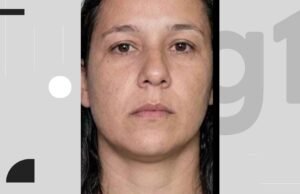 Homem estrangula esposa com carregador de celular e leva vítima morta ao hospital alegando suicídio