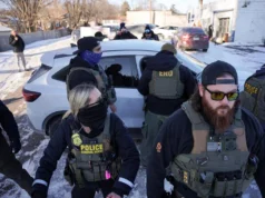 Juiz de Minnesota conclui que ICE corta acesso de detidos a advogados