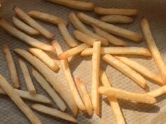 Testamos seis grandes marcas de batatas fritas congeladas e descobrimos que a melhor era uma pechincha por apenas US$ 3