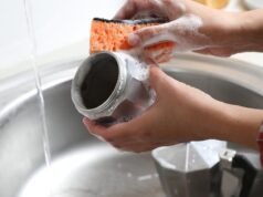 Você pode estar lavando sua cafeteira com muita frequência, de acordo com especialistas.