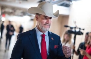 O deputado Greg Steub apresentou um projeto de lei para acabar com o programa de vistos H-1B