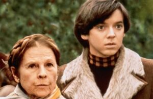 Esta comédia de humor negro favorita do culto raramente é transmitida, mas agora está na Plutão TV