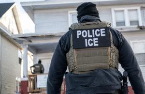 Prefeito de Portland pede ao ICE que saia depois que gás lacrimogêneo é usado contra manifestantes