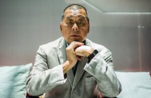 Jimmy Li foi condenado a 20 anos de prisão no caso de segurança nacional de Hong Kong