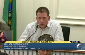 O líder da Câmara de WA, Joe Fitzgibbon, pede desculpas por beber antes da audiência