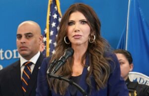 Tribunal suspende vitória de Noem em tentativa de acabar com a proteção TPS para 3 países