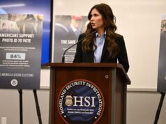 Christy Noem apóia Save America Act e critica oponentes do projeto eleitoral