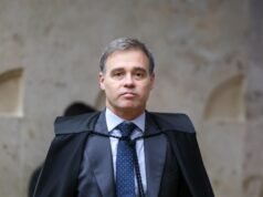 André Mendonça começou a apresentar dois relatórios implicando o Banco Master e gerando alvoroço no Congresso