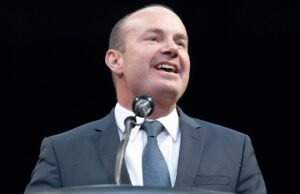 O Partido Republicano do Senado garante 50 votos para o projeto de identificação do eleitor apoiado por Trump, mas a obstrução se aproxima