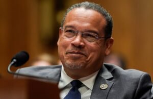 Minnesota AG Keith Ellison acusado de risada ‘nojenta’ em audiência no Senado