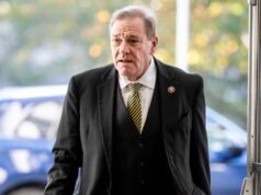 O Partido Republicano fica nervoso enquanto rumores de aposentadoria giram em torno do republicano Neil Dunn