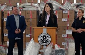 Christy Noem alertou que a paralisação do DHS ameaça a segurança do aeroporto e do país