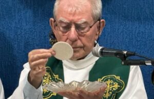 Quem é Padre Giovanni, padre que trabalha pela fé e pela caridade em Itaúna