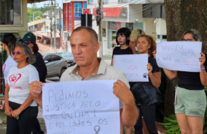 Caso Orelha: Acre protesta por justiça após morte de cachorro em SC