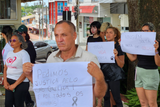 Caso Orelha: Acre protesta por justiça após morte de cachorro em SC