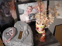 Cuidador gastou R$ 3 mil para cremar cachorro e agora carrega suas cinzas em um amuleto: ‘Foi significativo’