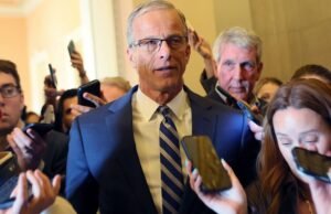 O líder da maioria no Senado, Thune, prometeu votar o projeto de identificação do eleitor da Lei Save America