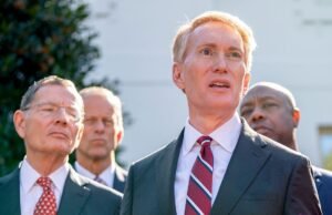O relatório do senador Lankford destaca US$ 240 milhões em dinheiro do contribuinte gasto em testes em animais transgêneros