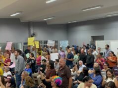 Vídeo mostra guardas na porta da prefeitura para prender o prefeito de Campo Limpo Paulista durante a CP para impeachment.