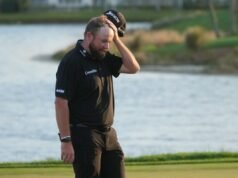 Shane Lowry teve a vitória negada na frente de Mayer após uma finalização custosa