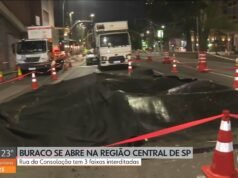 A cratera se abre na Rua da Consolação, uma das ruas mais importantes da região central de SP