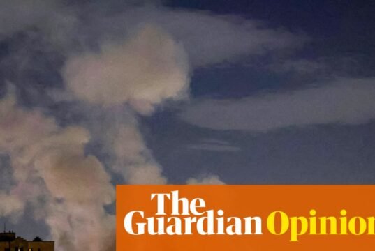 A visão do Guardian sobre a campanha de Trump no Irão: uma guerra ilegal que corre o risco de se tornar o novo editorial normal