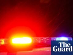 Um pai do Arkansas que leva seu filho doente ao hospital não enfrentará acusações depois que um policial bateu em seu carro. Arkansas