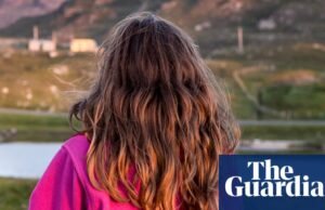 Professor que supostamente interrompeu o julgamento do bloqueador de puberdade no Reino Unido demitido por alegações de preconceito transgênero