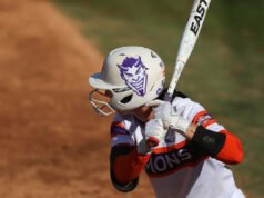O softball da Northwestern State venceu apesar de não ter rebatidas, 5 caminhadas, um HBP e um erro no primeiro inning.