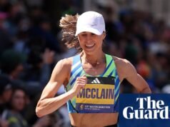 O Campeonato de Meia Maratona dos EUA termina em caos, pois os principais corredores vão na direção errada