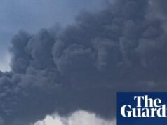 ‘Pensamos que eram fogos de artifício’: buscadores de luxo em Dubai abalados por mísseis iranianos Dubai