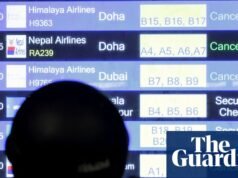 Centenas de milhares de passageiros retidos ou desviados devido ao encerramento do espaço aéreo no Médio Oriente Guerra EUA-Israel pelo Irão