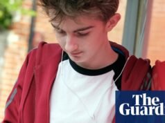 Centenas de adolescentes na Grã-Bretanha enfrentarão proibições e restrições nas redes sociais. proibição de redes sociais