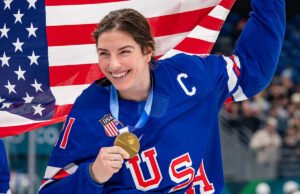 A capitã feminina de hóquei no gelo dos Estados Unidos, Hillary Knight, revela que jogou os Jogos Olímpicos de Inverno de 2026 com uma lesão no ligamento colateral medial (MCL) no joelho