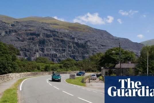 ‘Revolução’ galesa necessária para atingir a meta de 1 milhão de falantes até 2050, diz relatório do País de Gales