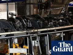 Dois mortos e 38 feridos em descarrilamento de bonde em Milão. Itália