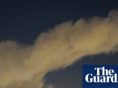 Israel ataca o Hezbollah no Líbano depois que o grupo aliado do Irã disparou mísseis através da fronteira. Líbano