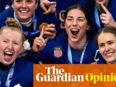 Trump diz que é um defensor dos esportes femininos. Sua piada sobre hóquei no gelo revelou o que ele realmente pensa do time de hóquei no gelo dos EUA