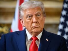 Petróleo salta 10% e pode subir para US$ 100 o barril, dizem analistas enquanto Oriente Médio mergulha no caos