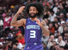 O Hornets registrou sua quarta vitória consecutiva, com Coby White marcando 20 pontos em sua estreia em casa com uma vitória por 109-93 sobre o Trail Blazers.