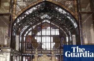 Decepção porque locais históricos em todo o Irã são danificados pelos bombardeios EUA-Israelenses. Guerra EUA-Israel contra o Irã