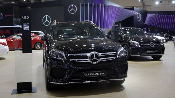 5b6529413c2fc-mercedes-benz-gls-400-amg-line-di-giias-2018-booth-mercedes-benz_665_374.jpg