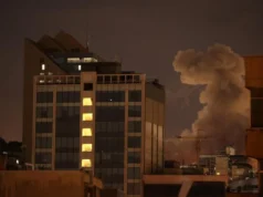 Depois de matar Khamenei, Israel ataca Teerã novamente, Conselho Orientador assume